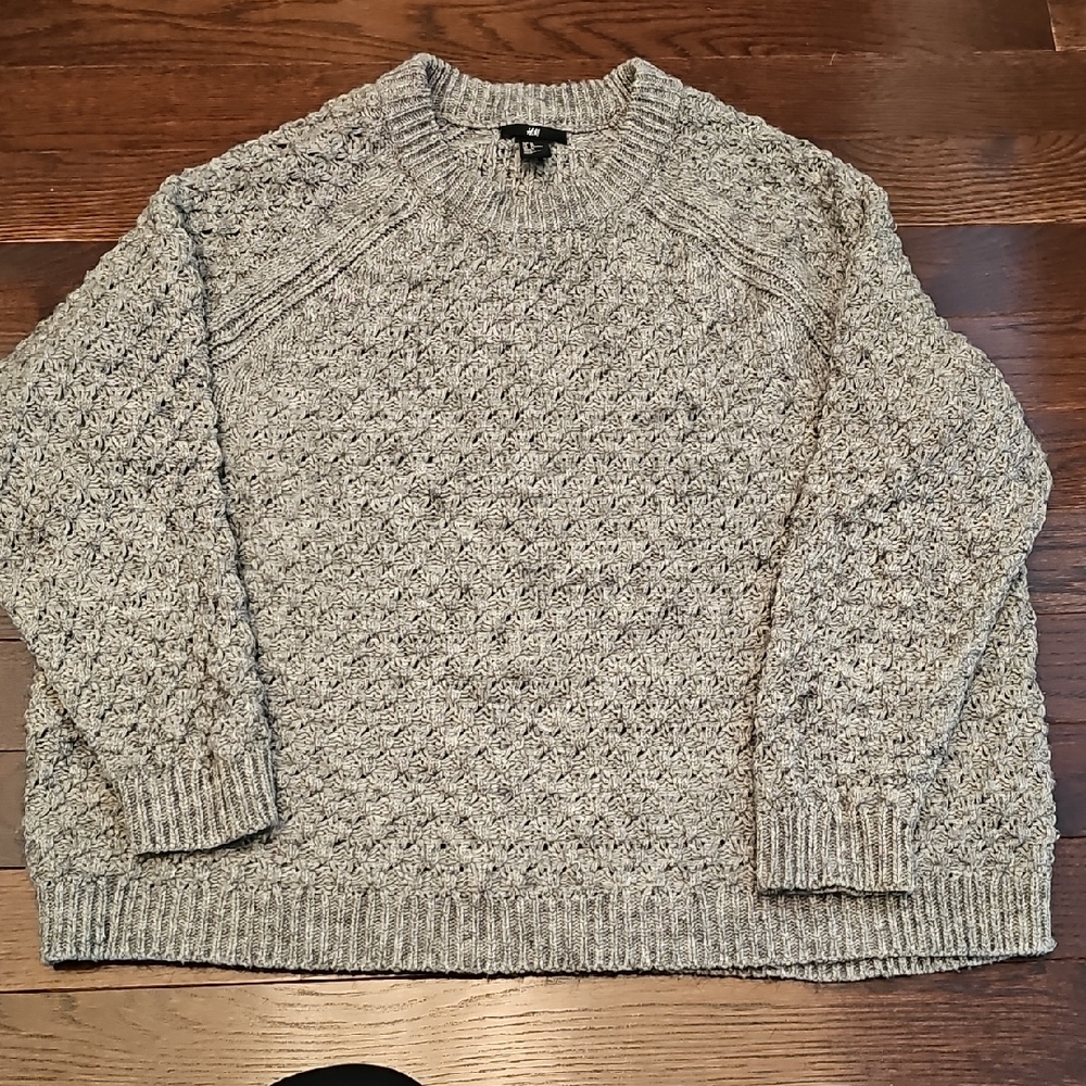 H&M Women's Knit Gray Crewneck Sweater